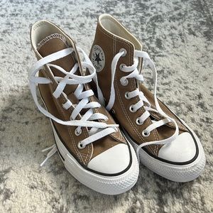 Converse size 6